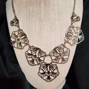 Stella & Ruby Fan necklace NEW